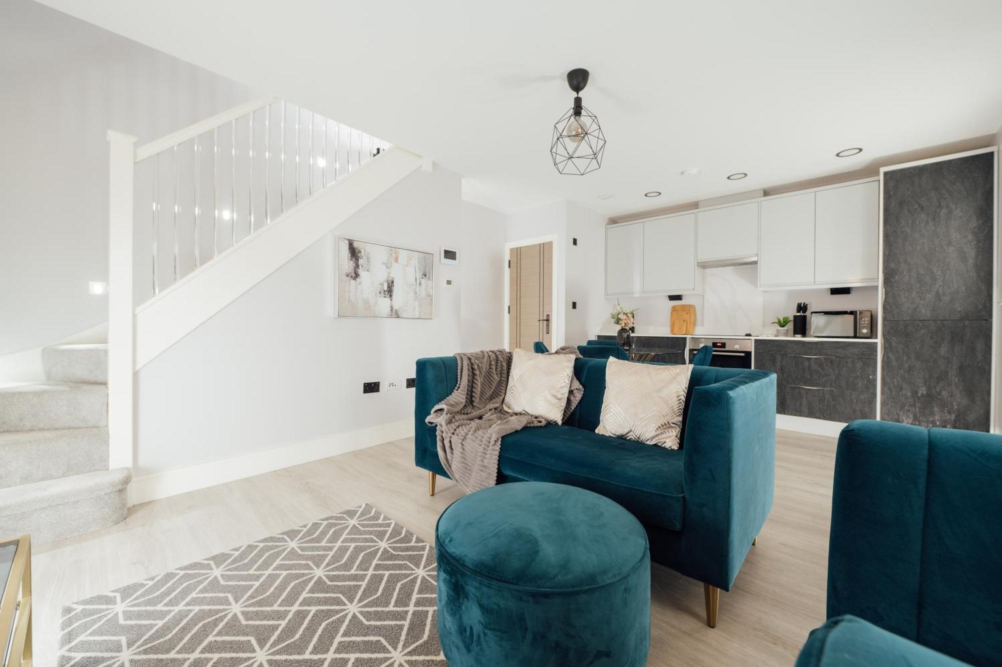 Inviting 2 Bedroom House In ดอร์กิง ภายนอก รูปภาพ